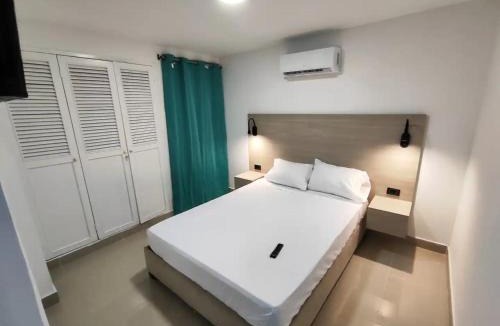 Marbella Apartment | EM3-2G APARTAMENTO DE 4 HAB EN ZONA RESIDENCIAL CON AIRE ACONDICIONADO Wifi Y PARQUEADERO
