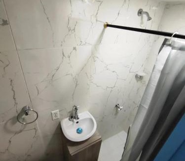 Marbella Apartment | EM3-2G APARTAMENTO DE 4 HAB EN ZONA RESIDENCIAL CON AIRE ACONDICIONADO Wifi Y PARQUEADERO