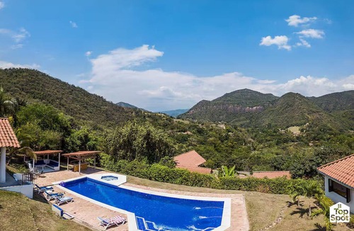 Apulo Condo | Espacioso TopSpot® en Entrepuentes-Apulo!