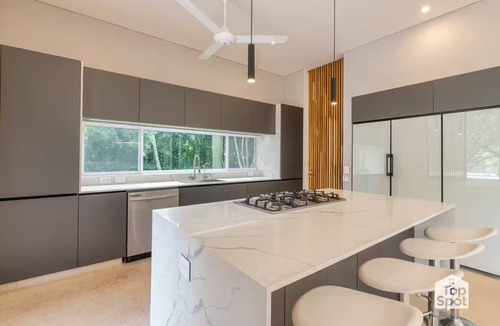 Nilo Villa | ¡Espectacular TopSpot® de Diseño Frente al Lago!