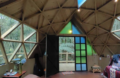 Los Nomos House | Exclusive Glamping Cabin in Forest, 15 Minutes from José María Córdova Airport