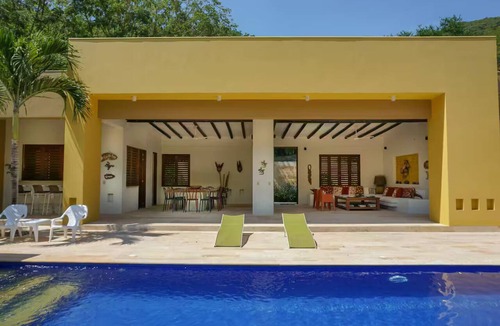 Apulo Condo | Exclusivo TopSpot® en Entrepuentes Apulo!
