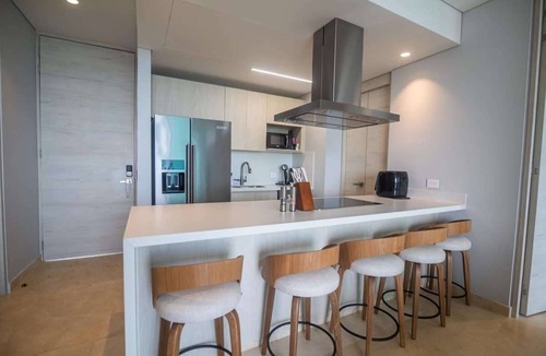 Porto Nao Apartment | Family 2BR escape with pool & BBQ grill