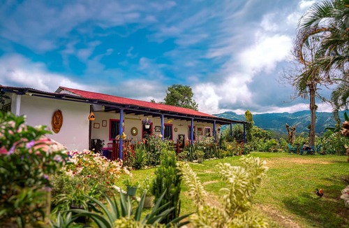 Libano Hotel | Finca Cafetera Los Ángeles