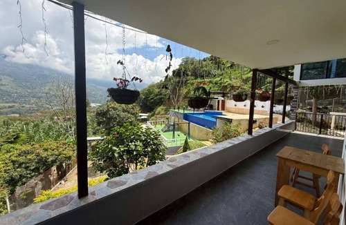 Copacabana House | Finca Los Laureles