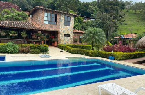 Copacabana House | Finca Los Pony Girardota Antioquia