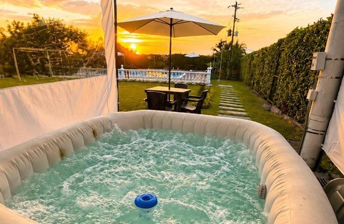 Alegrias Villa | Finca Privada Villa Aurora - Piscina, Jacuzzi y Descanso en Familia