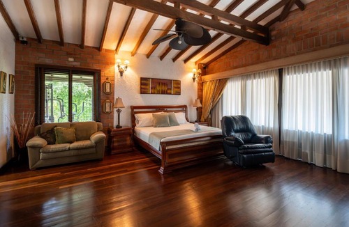 Copacabana House | Finca Villa Camila