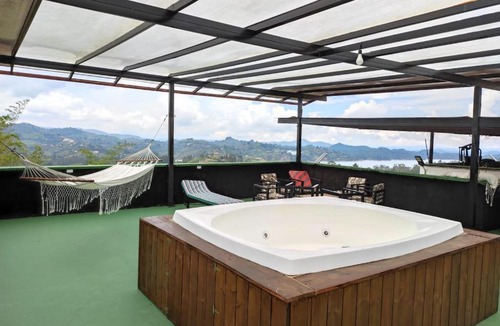 El Penol Villa | Finca Villa del Lago