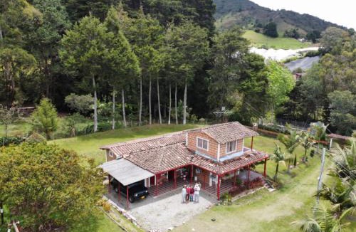 El Carmen de Viboral Ski Chalet | Finca Villa Isaura, Carmen del Viboral