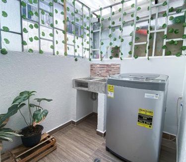 Barrios Unidos House | Habitación con baño compartido