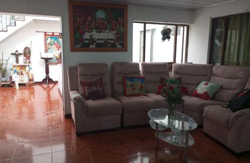 Fontibon House | Habitación con baño privado cerca al aeropuerto