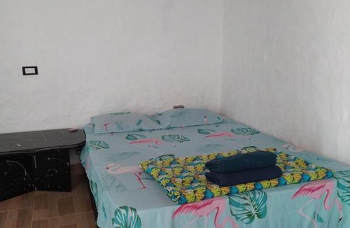 Jardin House | Habitación para pareja con baño compartido