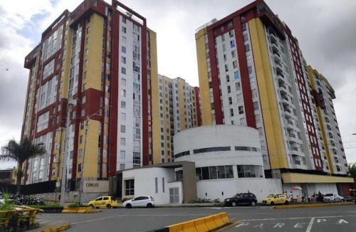 Armenia Apartment | HERMOSO APTO CON VISTA a LAS MONTAÑAS DEL QUINDÍO CERCA de TODO