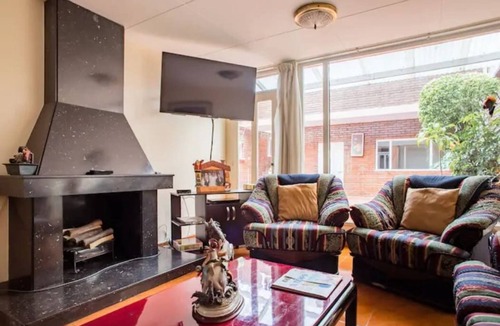 Campin House | Historic House's Bedrooms w/Garden, Patio, Private Bathrooms & Free WiFi