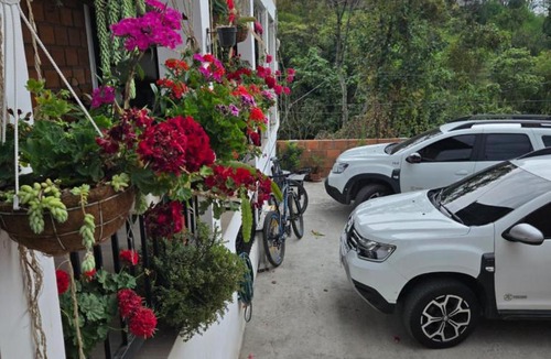 Manizales House | Hogar entre Flores Tradición y Cerca de Todo