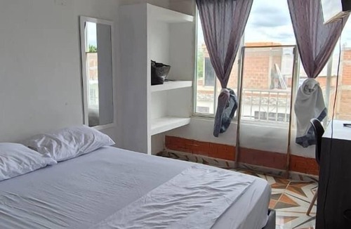 Yumbo Hostel | Hospedaje ASL HOME
