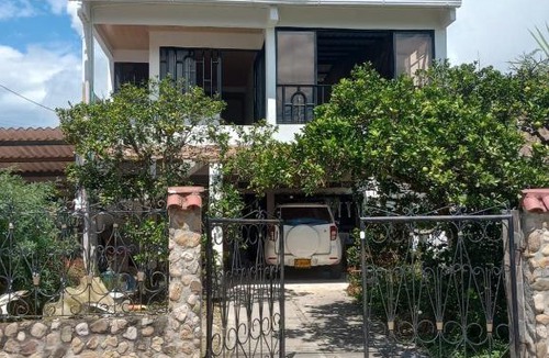 Guaduas House | Hospedaje Los Naranjos