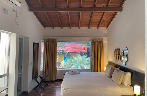 Zona Rosa Hostel | Hostal Lleras Calle 8 - Hostel