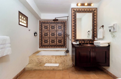 Cartagena Walled City Hotel | Hotel Boutique Patio Corao By GEH Suites