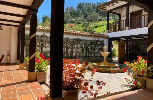 Viracacha Hotel | Hotel Campestre El Portón de Los Jeroglíficos