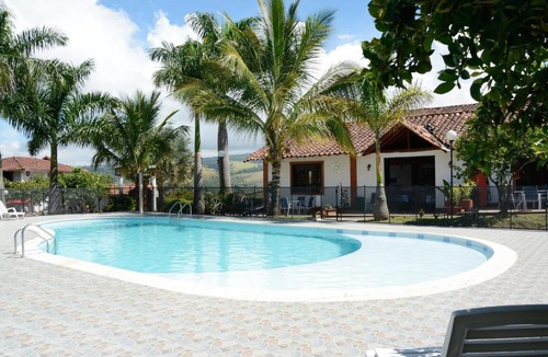 Curiti Hotel | Hotel Campestre la Loma curiti
