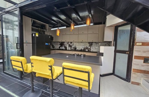 La America House | House for 16 People, Corporate Events