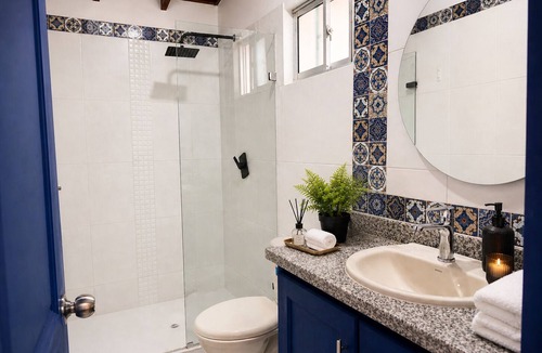 Zona Rosa Apartment | House santorini town