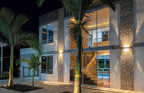 Alcala Villa | House with a Pool and Jacuzzi in the Coffee Region, 25 minutes from Parque Café