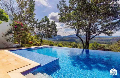 Nilo Condo | ¡Increíble TopSpot® con la Mejor Vista en Nilo!