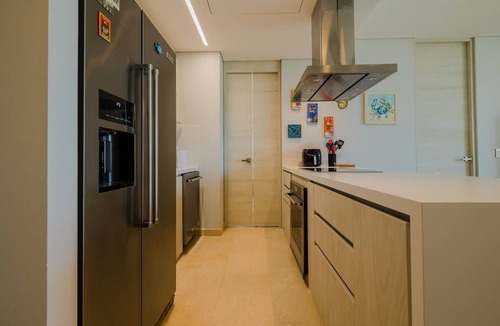 Porto Nao Apartment | Isla Baru retreat with pool & gym access