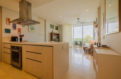 Porto Nao Apartment | Isla Baru retreat with pool & gym access