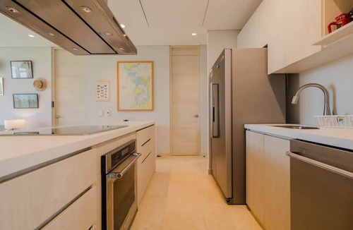 Porto Nao Apartment | Isla Baru retreat with pool & gym access