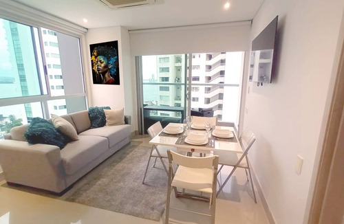 Bocagrande Apartment | King Bed · Ocean View · Rooftop Pool · Bocagrande