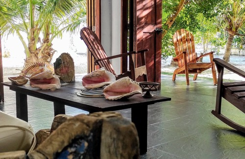 Tierra Bomba Island Bed & Breakfast | La Caracola Cartagena