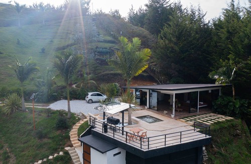 El Penol Cabin | Laze Lake