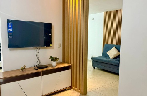 Cali Apartment | Le Parc 40 - Views, Style, and Location