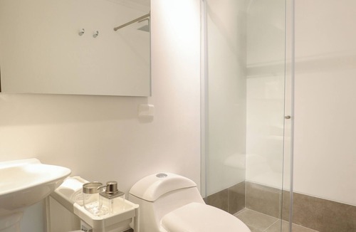 Financial District Apartment | letoH 69