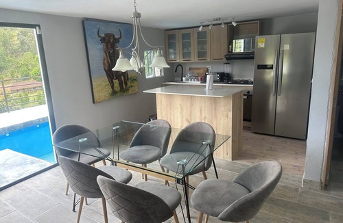 Guarne House | Lovely 4-bedroom house in Guarne perfect for your getaway