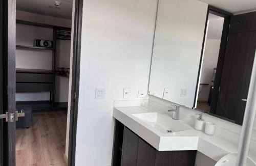 San Patricio Apartment | Luhho408