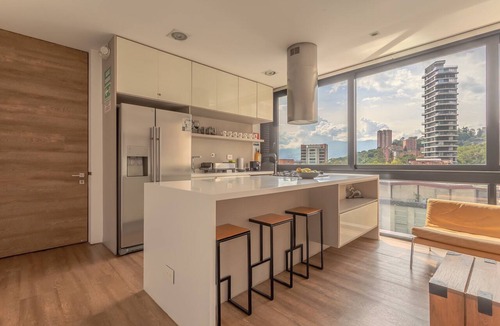 El Poblado Apartment | Lujo con piscina panorámica en El Poblado