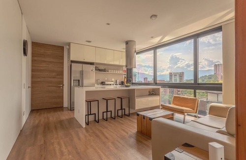 El Poblado Apartment | Lujo con piscina panorámica en El Poblado
