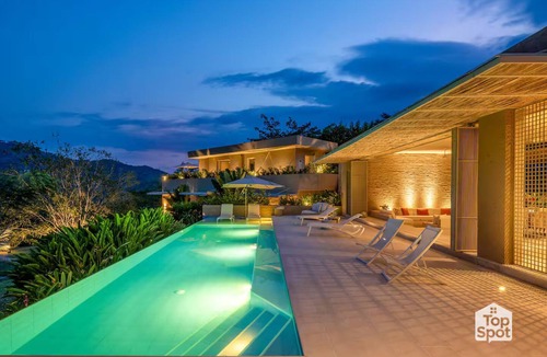 Nimaima Villa | Lujoso TopSpot® en Villeta Para Estrenar!