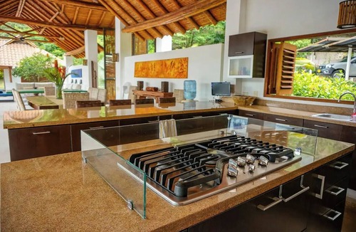 Apulo Condo | Lujoso TopSpot® @ Exclusive Club en Apulo!