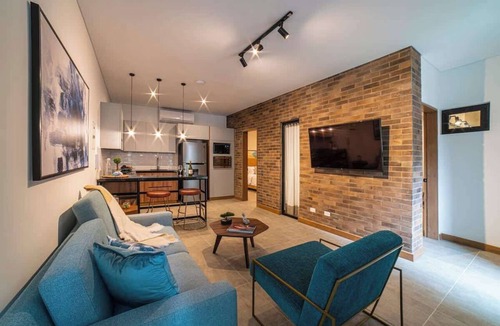 Cali Apartment | Luxury 3-Bed | Walk to Boulevar & Granada | E101
