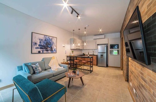 Cali Apartment | Luxury 3-Bed | Walk to Boulevar & Granada | E101