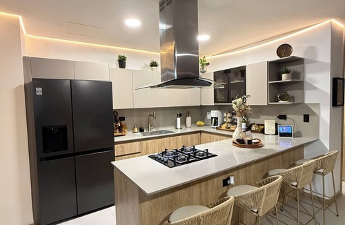 Rionegro House | Luxury 3 -Bedroom Retreat with Private Bathrooms for every room, in Llanogrande.