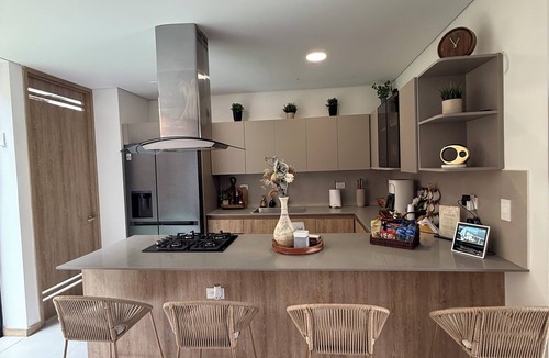 Rionegro House | Luxury 3 -Bedroom Retreat with Private Bathrooms for every room, in Llanogrande.