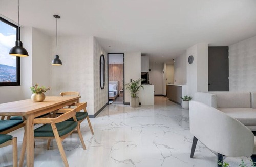 Laureles - Estadio Apartment | Luxury 3BR apt in Laureles with AC and fast Wifi