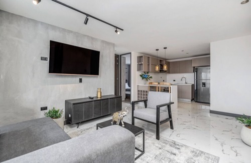 Laureles - Estadio Apartment | Luxury 3BR Oasis in Laureles with AC - fast Wifi